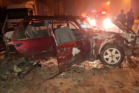 Alkollü Sürücü Duvara Çarptı: 3 Yaralı