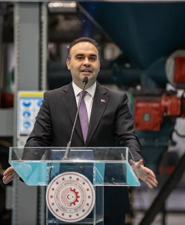 Bakan Kacır, Sakarya'da fındık fabrikasının prototip üretim tesisi tanıtımına katıldı Açıklaması