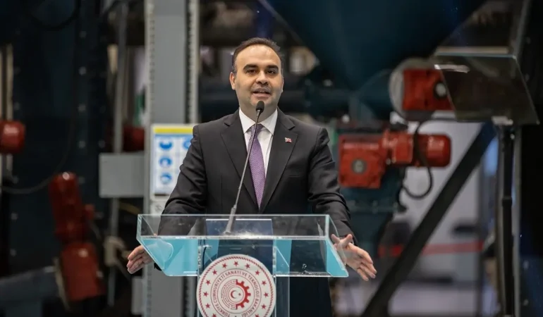 Bakan Kacır, Sakarya'da fındık fabrikasının prototip üretim tesisi tanıtımına katıldı Açıklaması