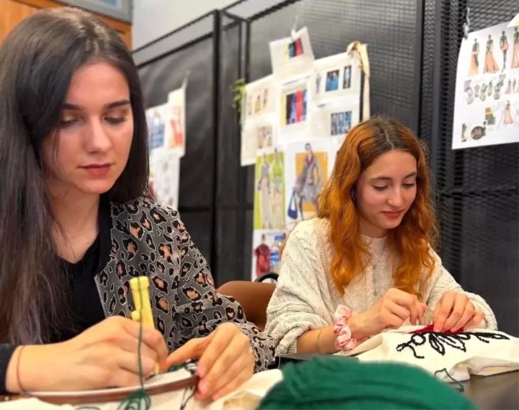 SUBÜ öğrencileri Keçe üretimini Deneyimledi | Havadisname – Sakarya Karasu Kocaali Haberleri