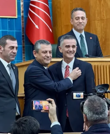 Ümit Dikbayır, DEM Parti milletvekillerine: Meclis'te yeteri kadar terörist var