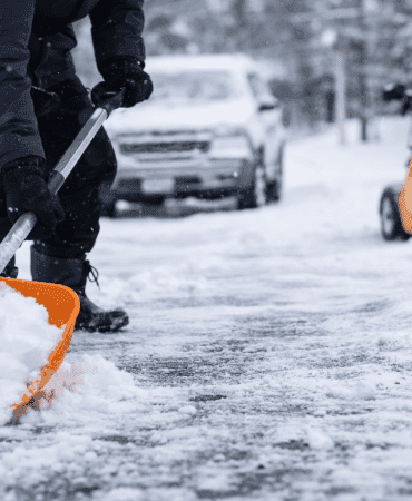 Kar Küreme Rehberi: Güvenli, Doğru ve Etkili Kar Temizleme Yöntemleri