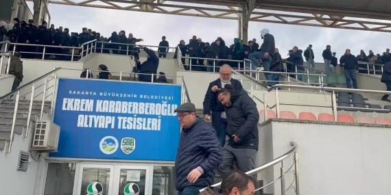Sakarya'da Maçta Gerginlik: Biber Gazı ile Müdahale