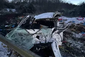 Sakarya'da Takla Atan Kamyonette Baba ve Oğul Yaralandı