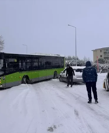 Sakarya Karla Kaplandı