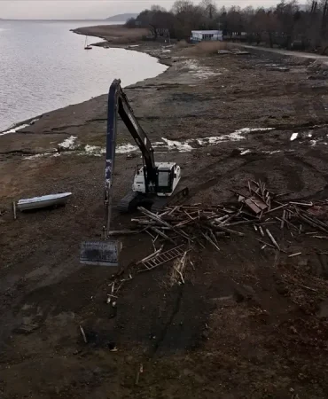 Sapanca Gölü'nde Kaçak Yapılara Yıkım