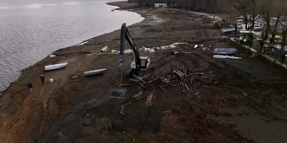 Sapanca Gölü'nde Kaçak Yapılara Yıkım