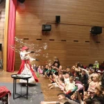 Sahneye Çocukların Kalbine Dokunarak Çıkıyorlar